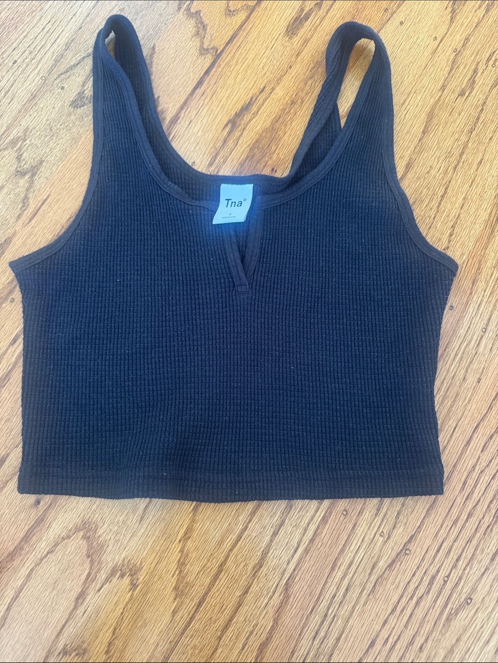 NWOT Aritzia TNA Black Ribbed Scoop Crop Tank
